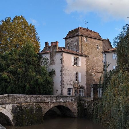 Manoir Des Arts Bed & Breakfast Confolens Bagian luar foto